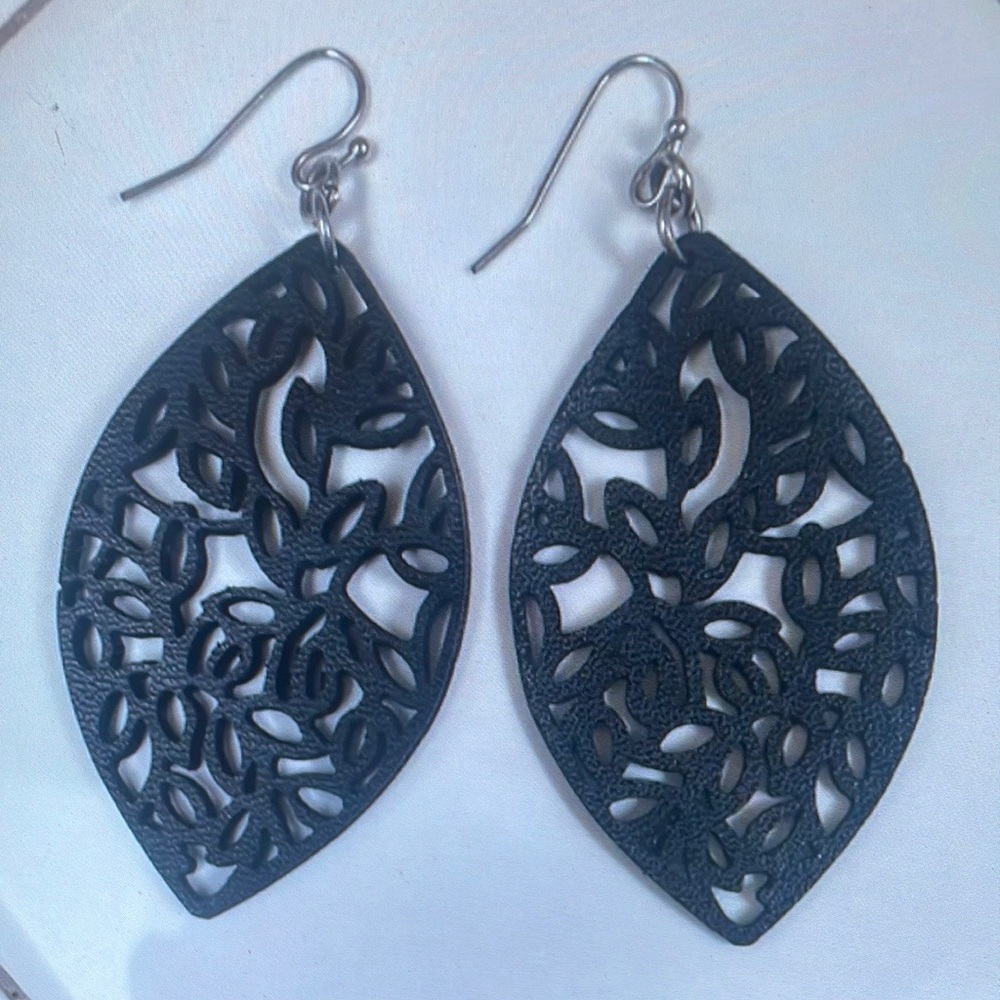 Elegant Black Leaf Earrings